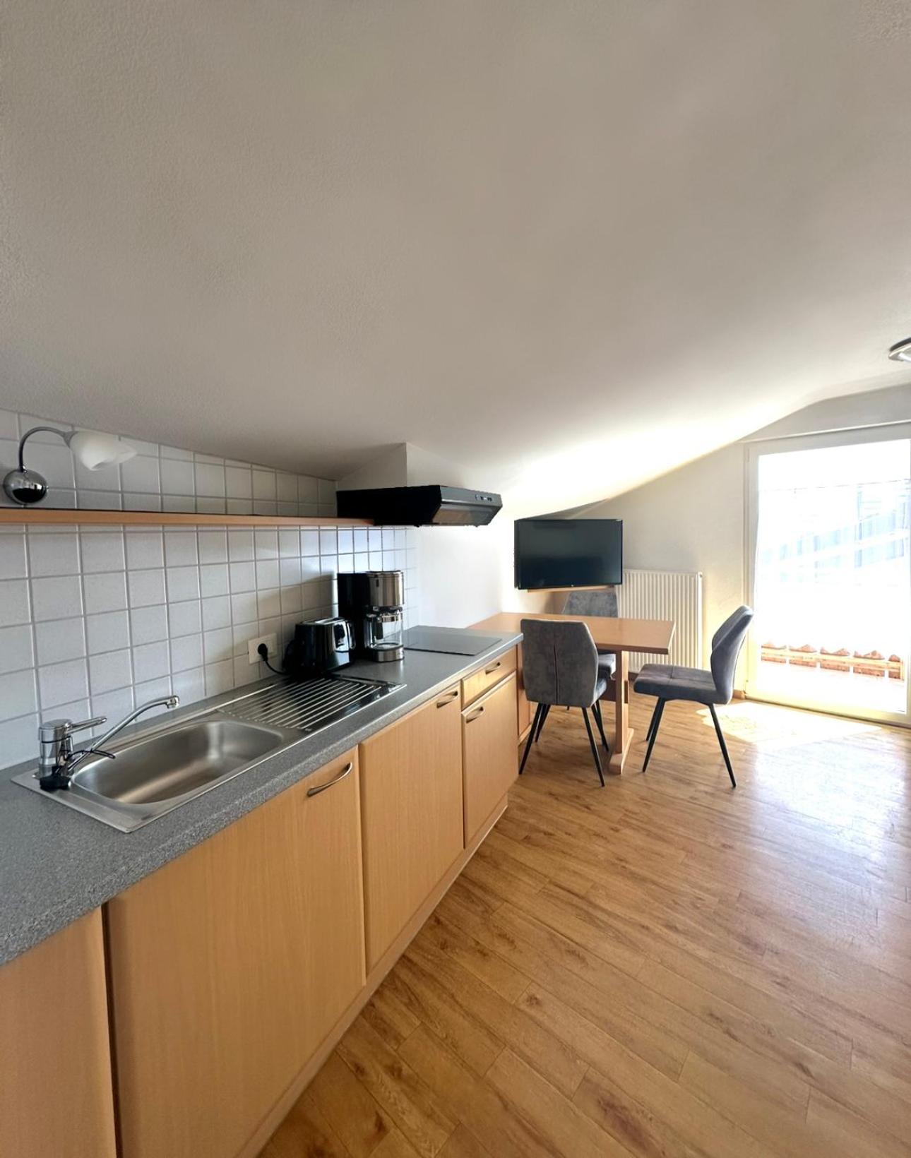 Garni Hotel Dorothea Tirolo Exterior photo